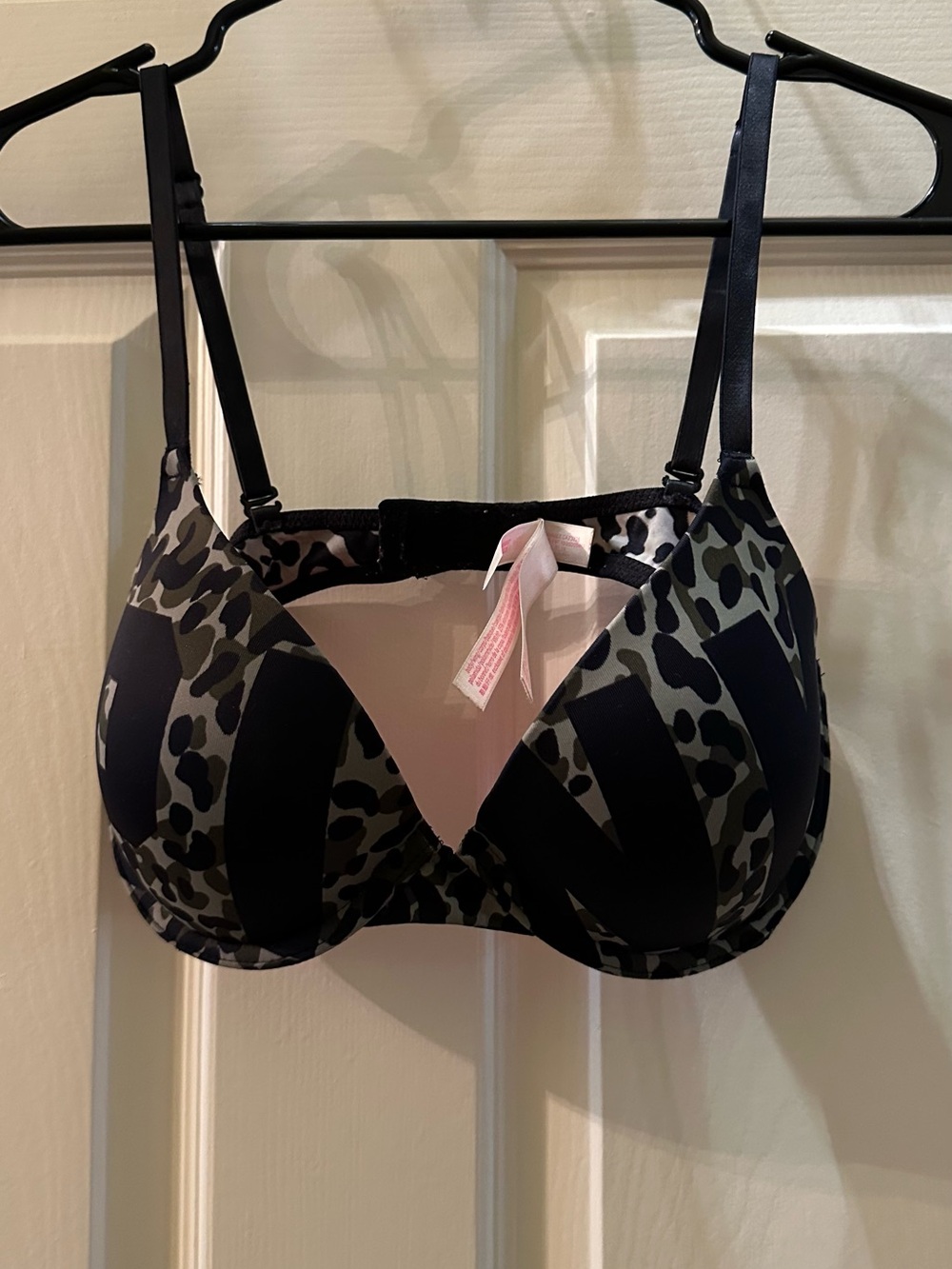 PINK Victoria's Secret Leopard-Print T-Shirt Bra - Black & Olive